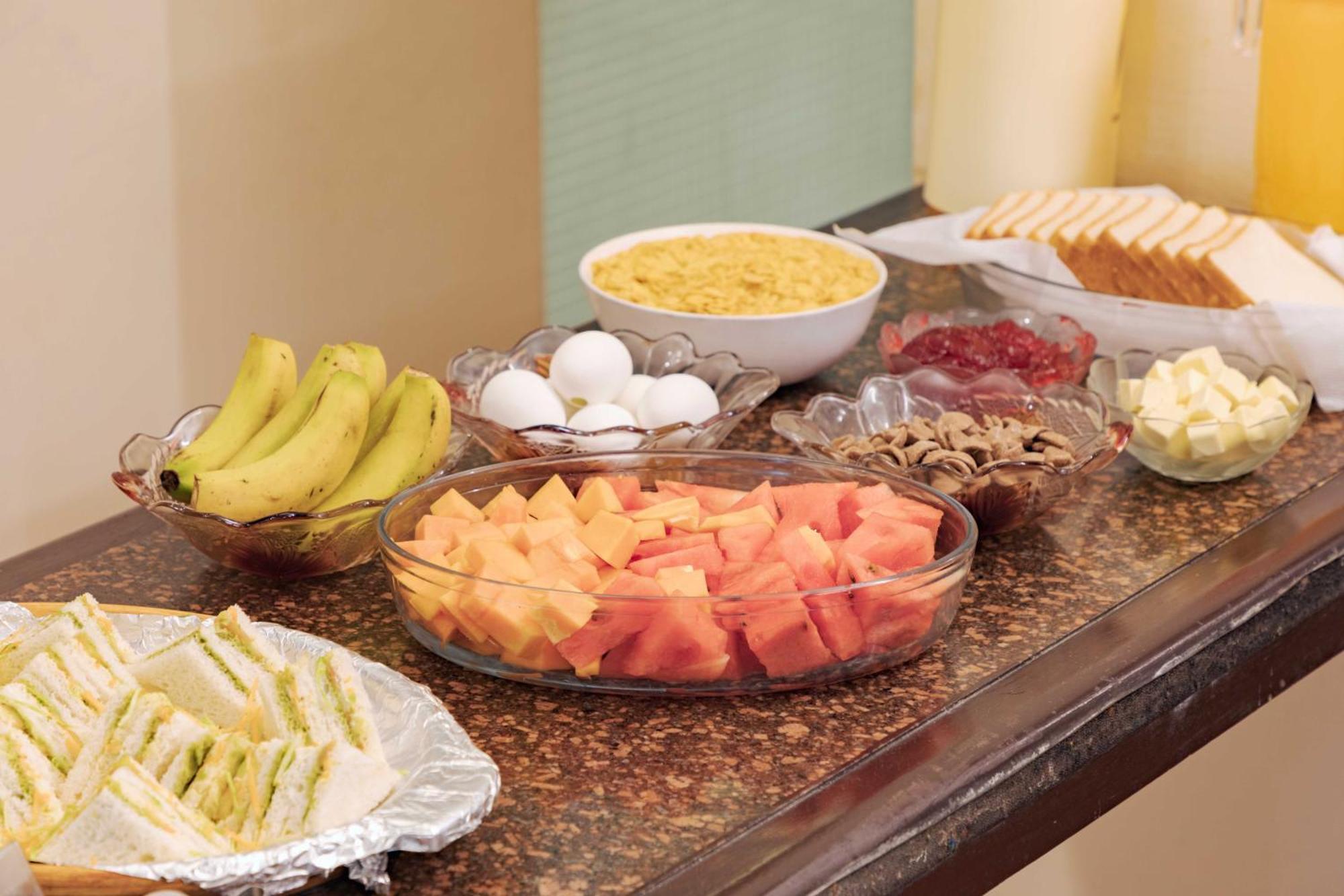 Treebo White Castle, Gurgaon Hotel Ngoại thất bức ảnh