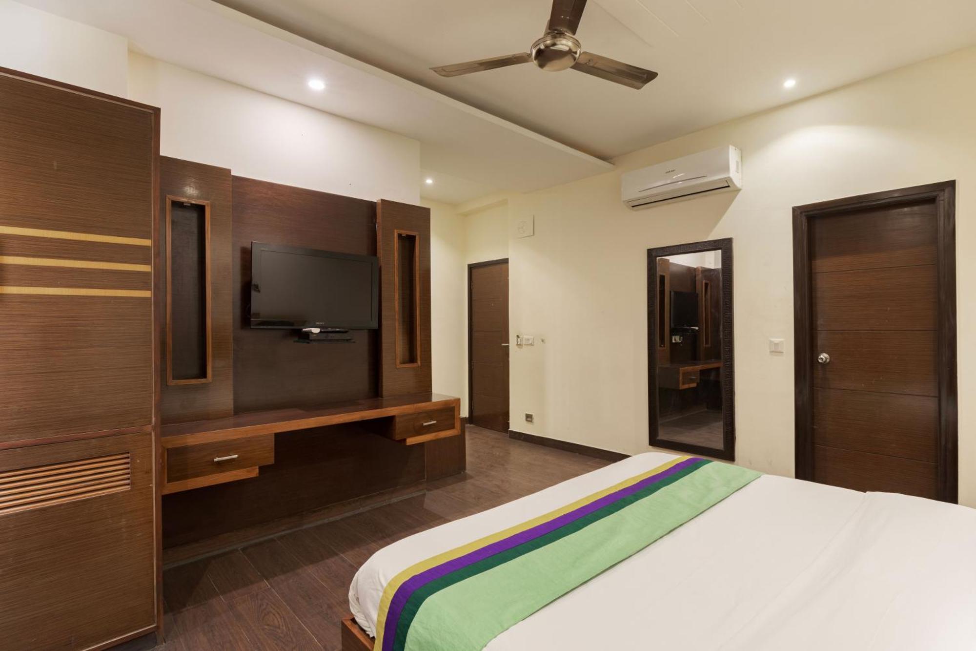 Treebo White Castle, Gurgaon Hotel Ngoại thất bức ảnh