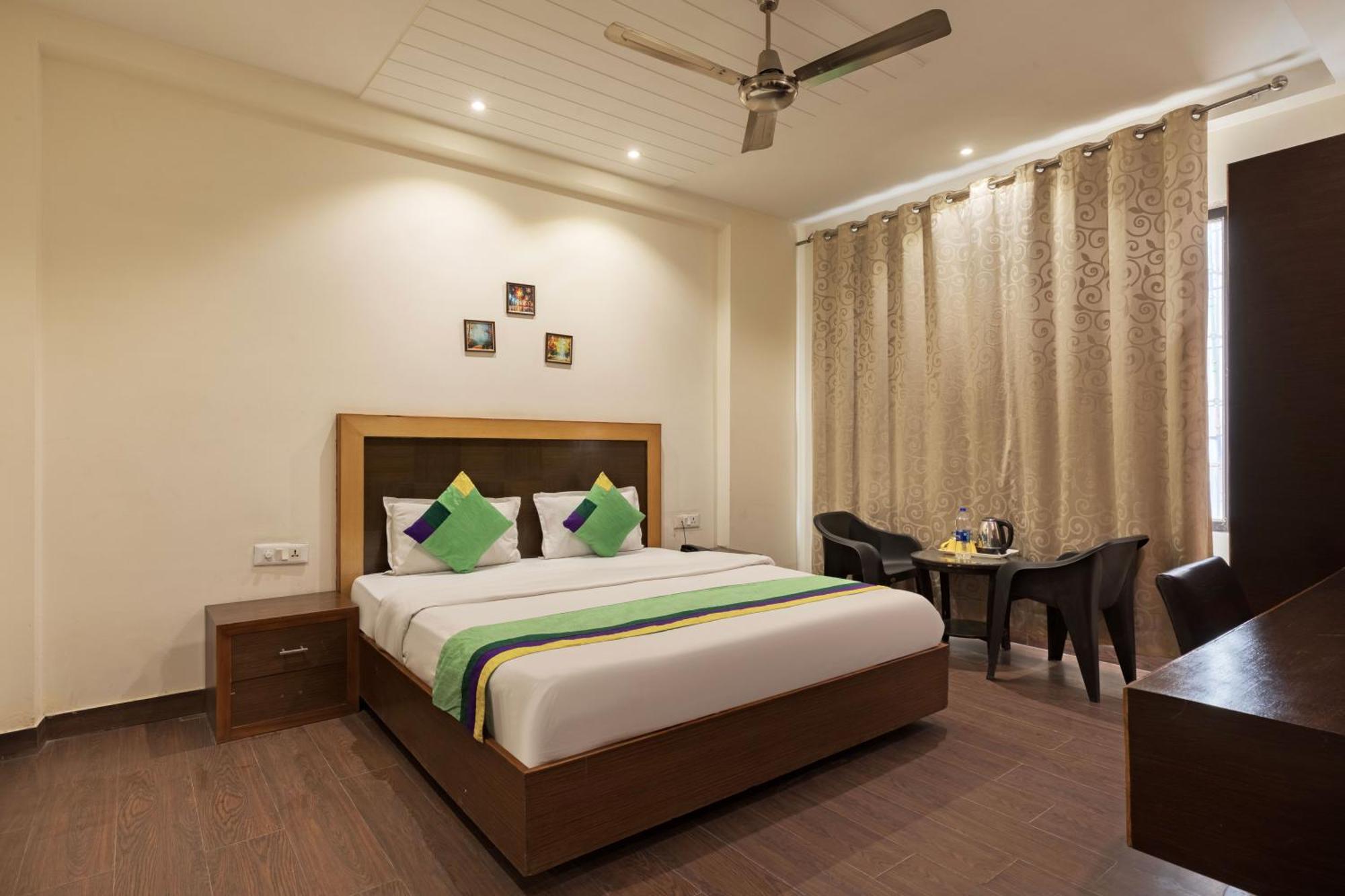Treebo White Castle, Gurgaon Hotel Ngoại thất bức ảnh