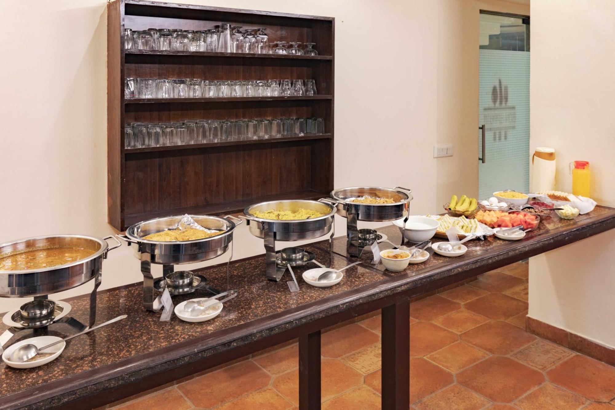 Treebo White Castle, Gurgaon Hotel Ngoại thất bức ảnh