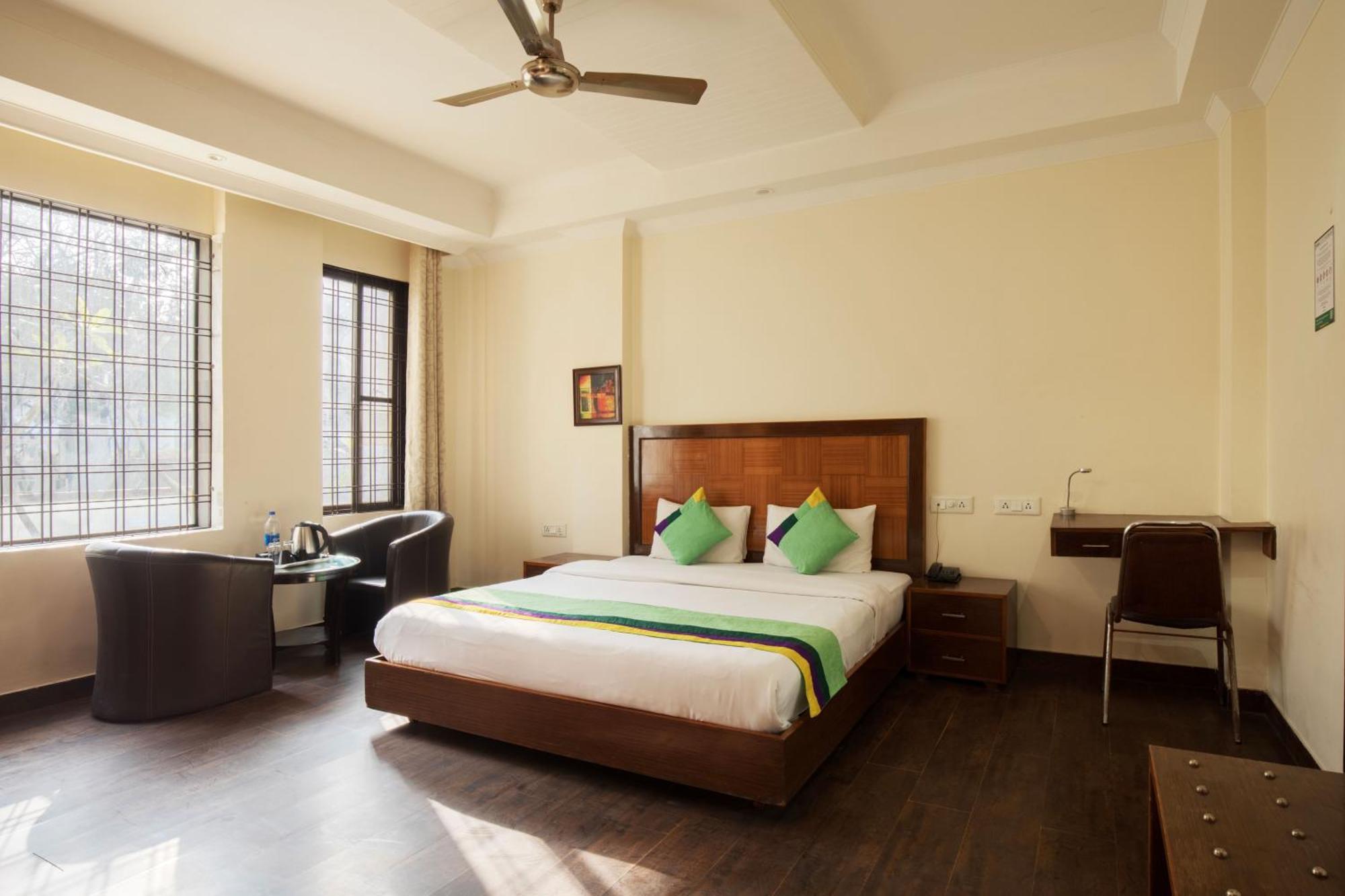 Treebo White Castle, Gurgaon Hotel Ngoại thất bức ảnh