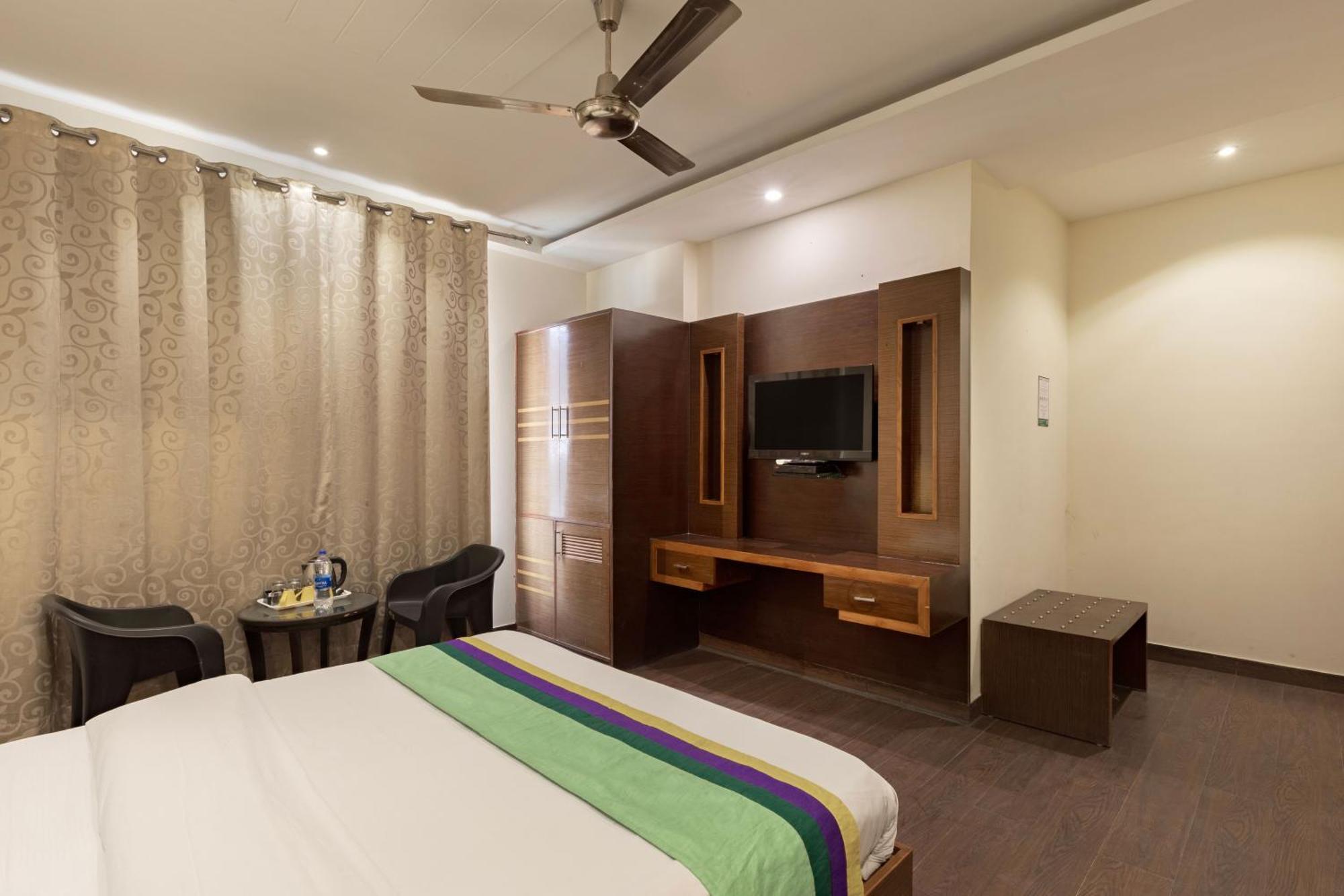 Treebo White Castle, Gurgaon Hotel Ngoại thất bức ảnh