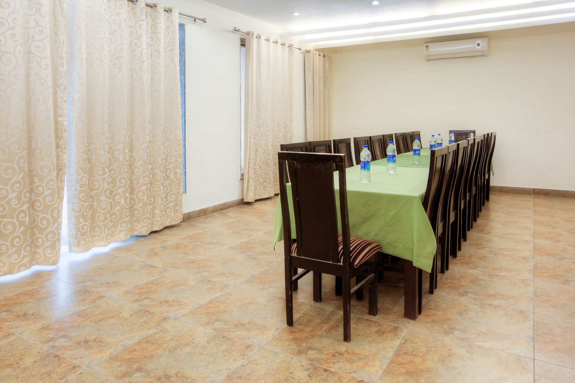 Treebo White Castle, Gurgaon Hotel Ngoại thất bức ảnh